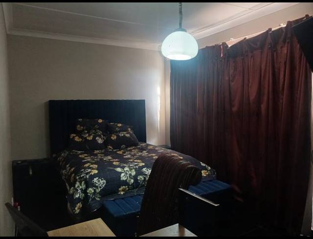 2 BEDROOM APARTMENT FOR SALE IN WEST TURFFONTEIN